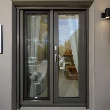 The Old Port Apartament *