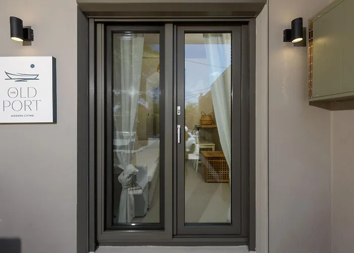 The Old Port Апартаменты *