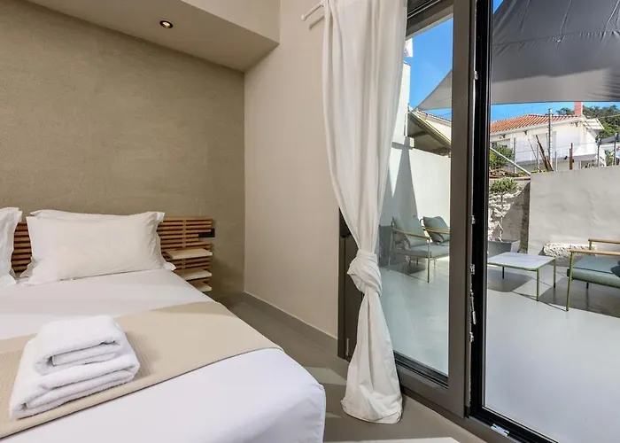 The Old Port Апартаменты